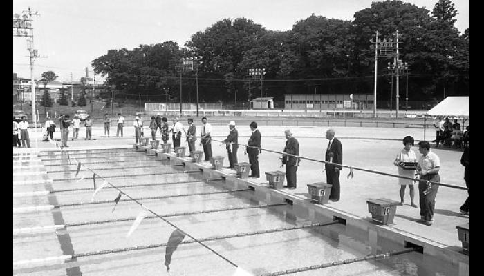 昭和47年　八戸市民プール開場式