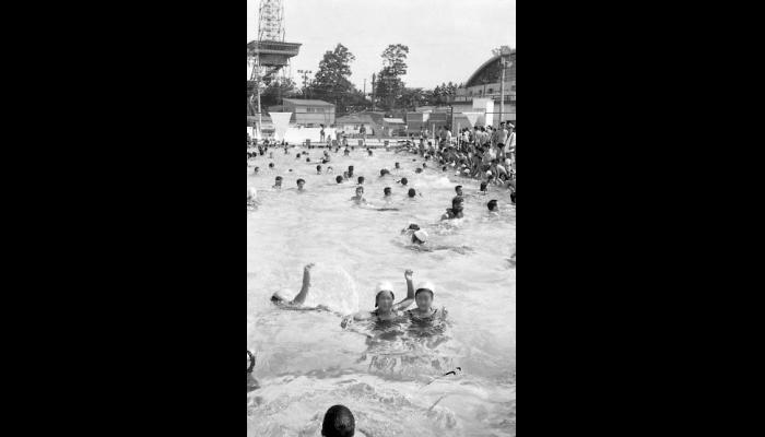 昭和47年　八戸市民プール　プール開き