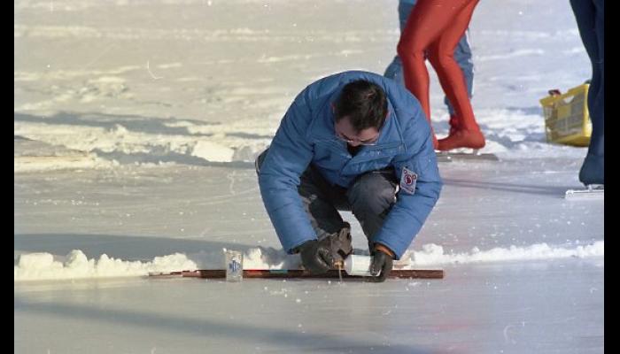 第40回国民体育大会冬季大会　製氷管理のようす