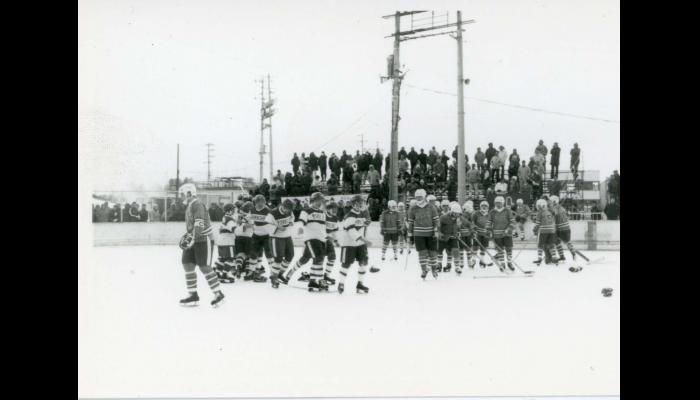 第1回全国中学校スケート大会アイスホッケー競技会　喜ぶ釧路鳥取中