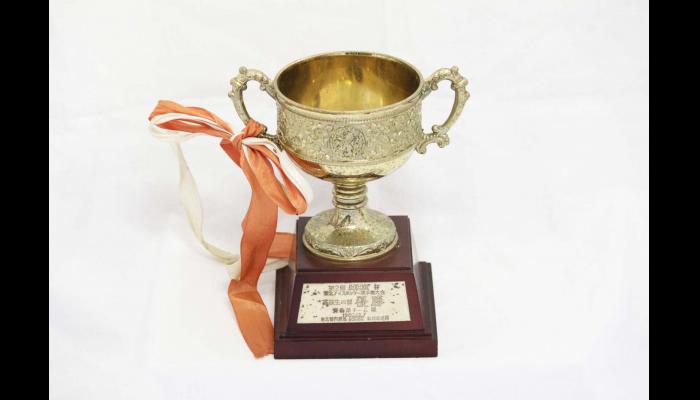 第2回NHK杯東北アイスホッケー選手権大会高校生の部　優勝杯(八戸工業大学第一高等学校)