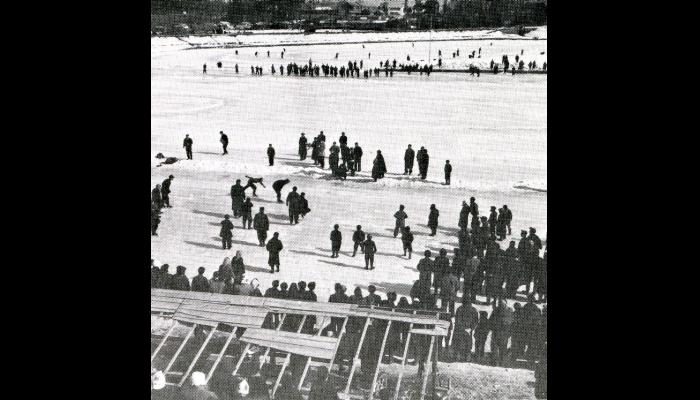 昭和30年　スピードスケート試合風景
