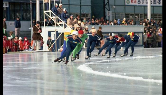 第32回国民体育大会冬季大会スケート競技会　スピードスケート競技のようす
