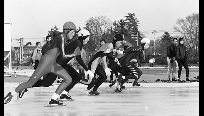 第39回青森県中学校体育大会冬季スケート競技会　スタートの瞬間　